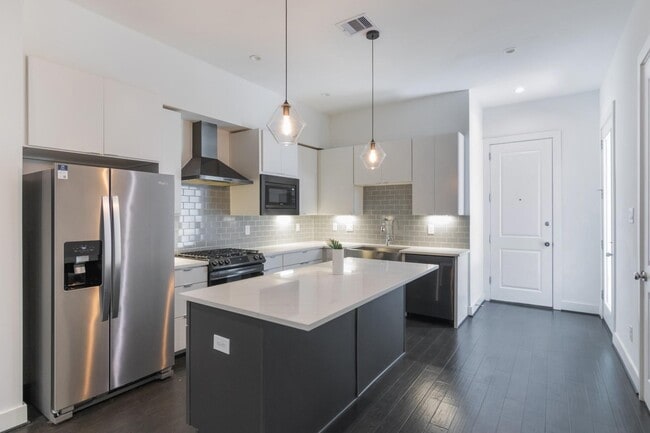 Photo - 5841 Dolores St