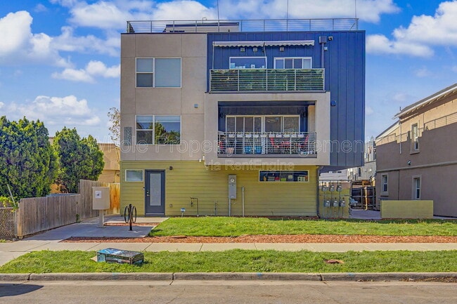 Building Photo - 2708 W 25th Ave