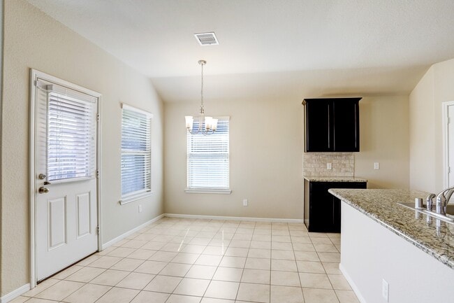 Photo - 2911 Indwarra Ct