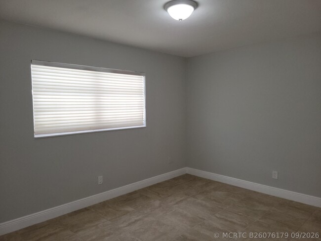 Photo - 651 NE 46th Ct