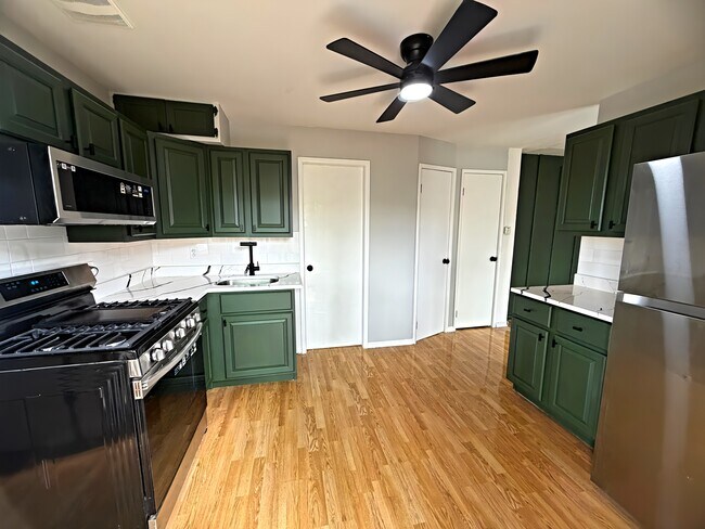 Photo - 8304 S 79th Ct Unidad 1S