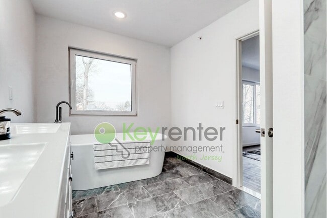 Photo - 176 Pennington Ave