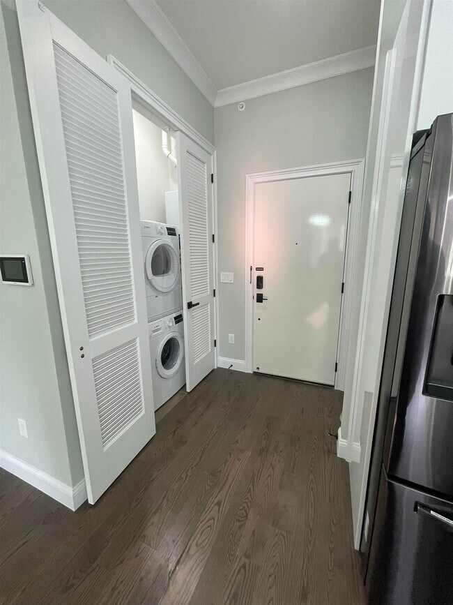 Photo - 31 Court House Pl Unit 301