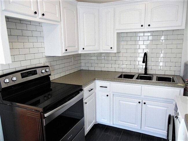 Photo - 719 Madison St