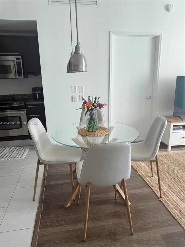 Photo - 950 Brickell Bay Dr