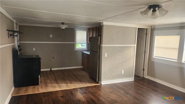 Photo - 206 E Reagan Ave