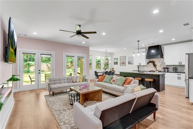 Photo - 2424 Connally Dr