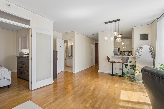 Photo - 420 E Waterside Dr Unit 504