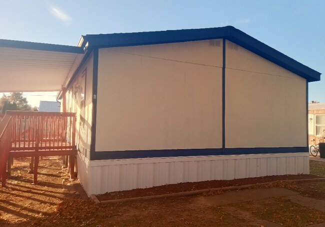 Photo - 777 E Yerby St