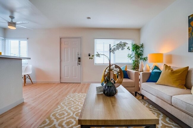 Photo - 359 East Esther Street