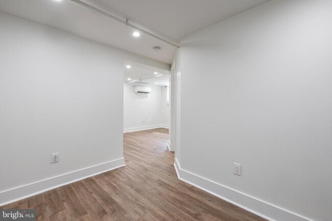 Photo - 1514 Newton St NW Unit B2