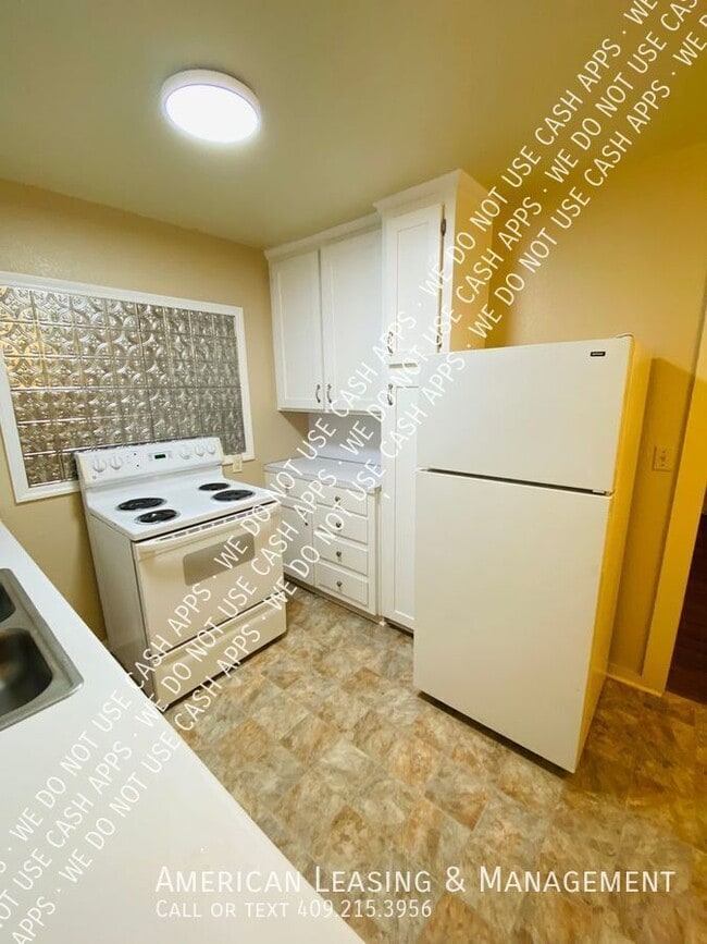 Photo - 810 Ellis Ave