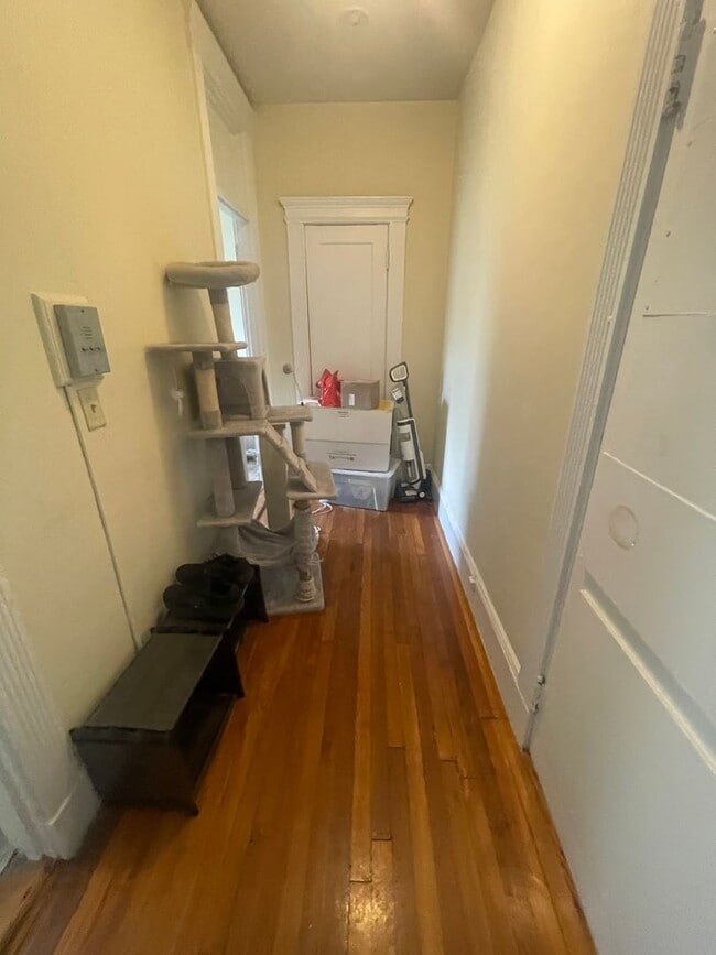 Photo - Packards Corner large studio Heat HW Inc No fee Students Ok, Bright, 2nd floor, Laundry Easy Choice!