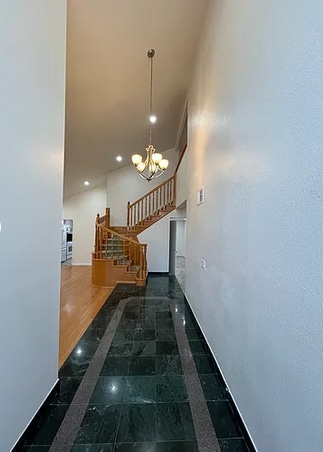 Photo - 18406 Tuba St