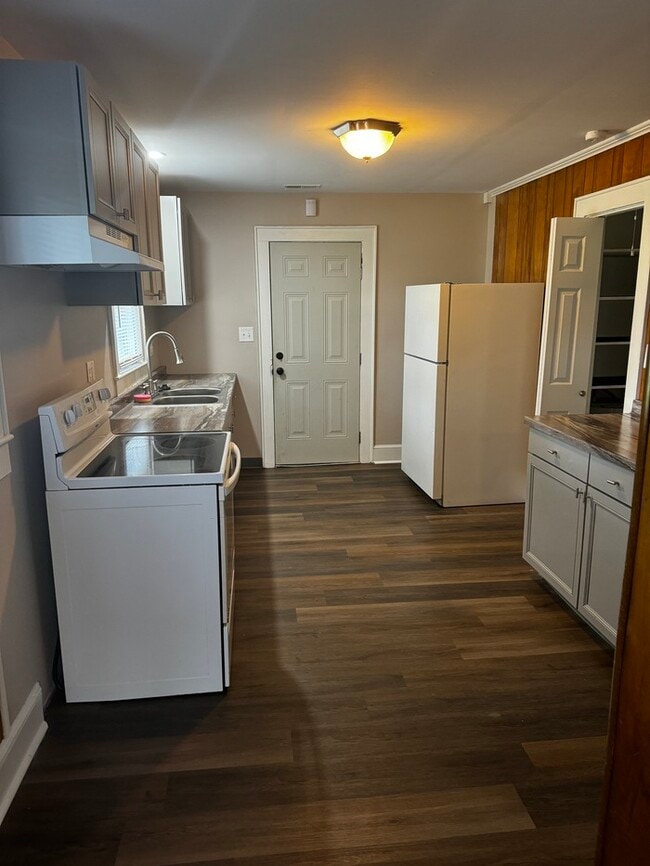 Photo - 618 Elizabeth Ave