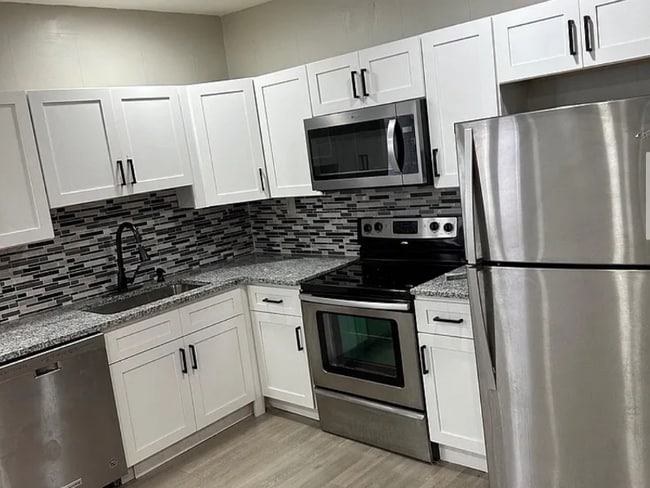 Photo - 417 N Salford St Unidad B