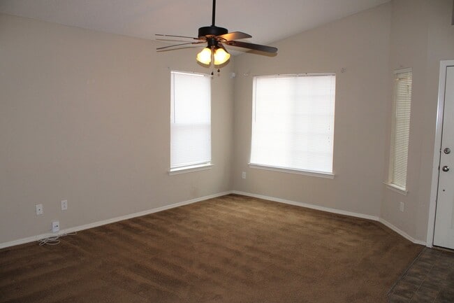 Photo - STUNNING MOUNTAIN VIEWS - Move-in special call the office for details