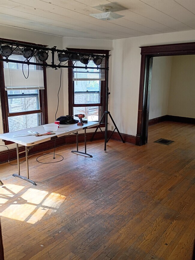 Photo - 511 W Mifflin St