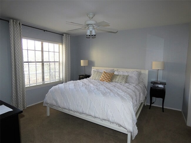 Photo - 7640 W Greenway Blvd Unit 2D
