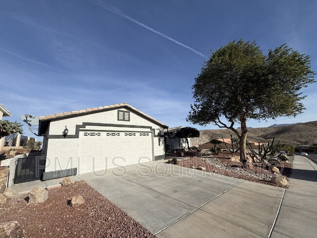 Photo - 2917 Desert Vista Dr