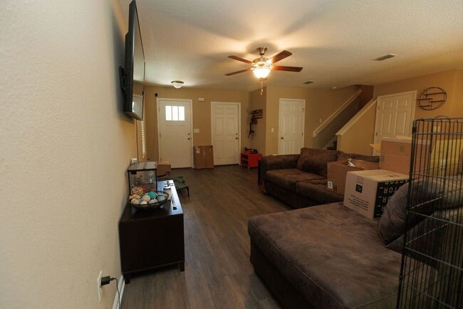 Photo - 3 Bedroom 2.5 bath home near Downtown with quick access to I-95 and the beaches