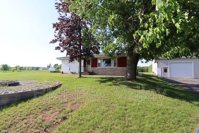 W6228 County Road F - W6228 County Road F House