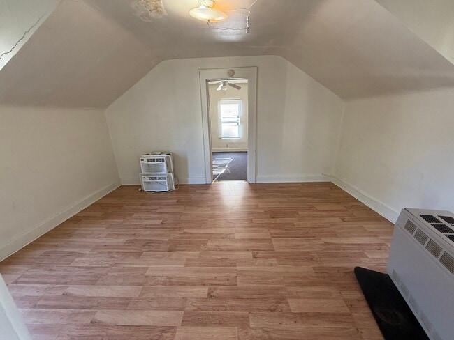 Photo - 630 Brandon St