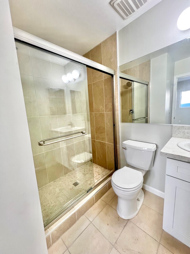 Photo - 1575 Manning Ave Unidad 1573