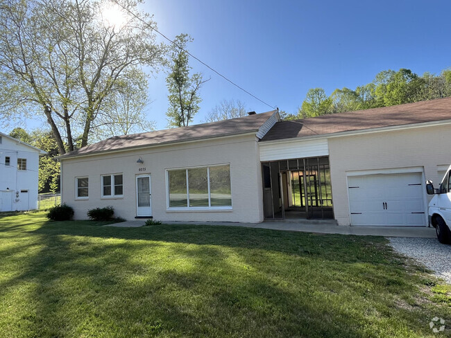 Building Photo - 6075 Lee Hwy Rental