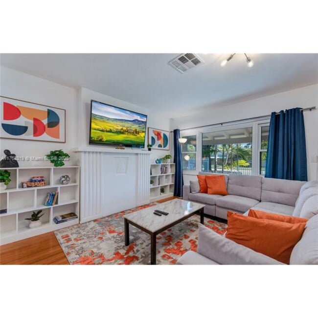 Photo - 820 SW 26th Rd