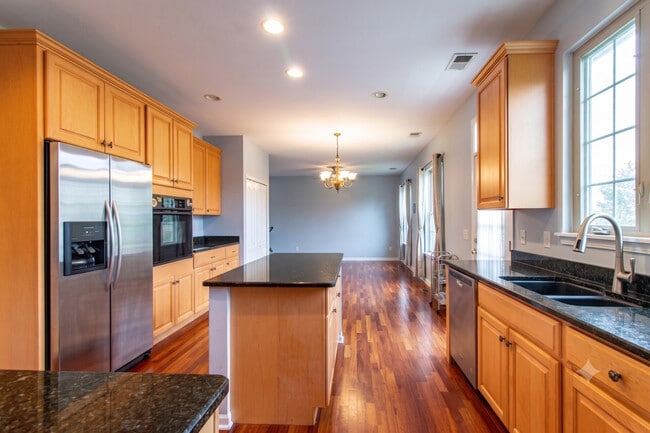 Photo - 6 Beaconsfield Ct