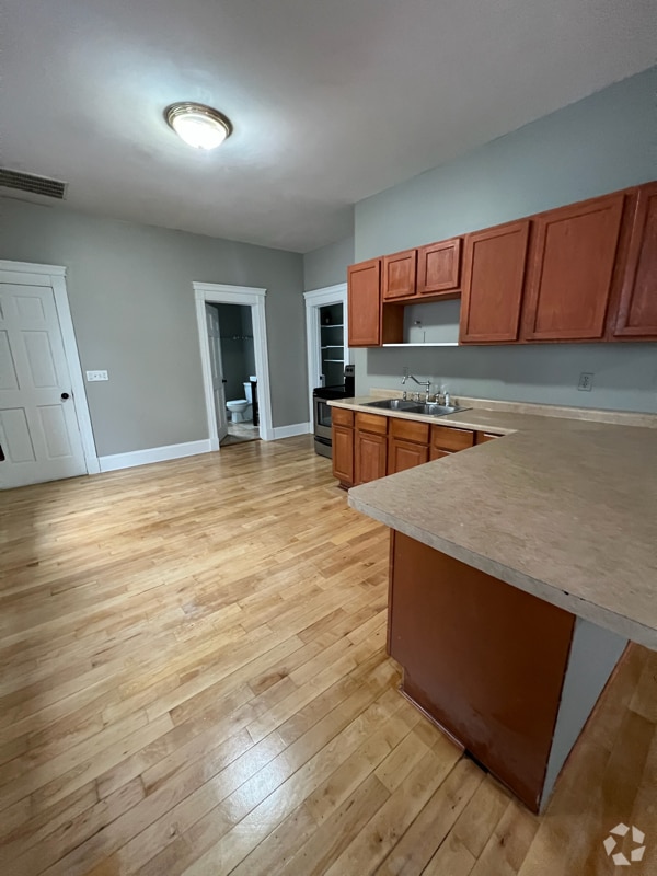 Building Photo - 317 E Garfield Ave Rental