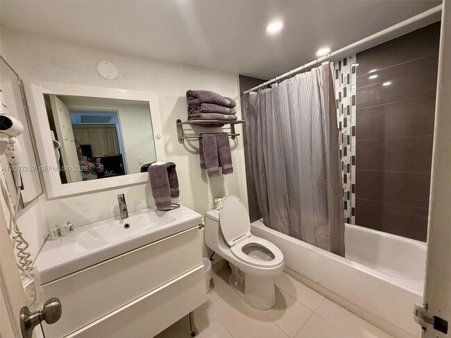 Photo - 19201 Collins Ave Unit 241