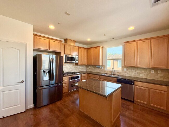 Photo - $4,350 / Stunning 3BR/2BA Family Home in Fremont