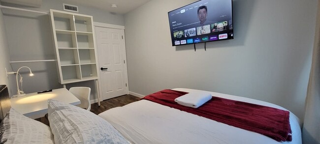 Building Photo - 19925 Wallingford Ave N