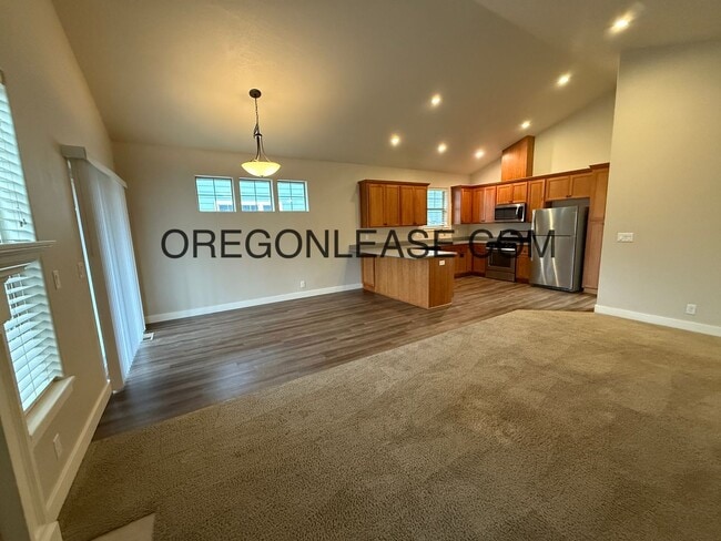 Photo - 2017 3/2 in West Eugene