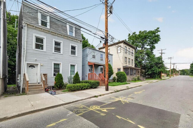 68 Catharine St Unit 2