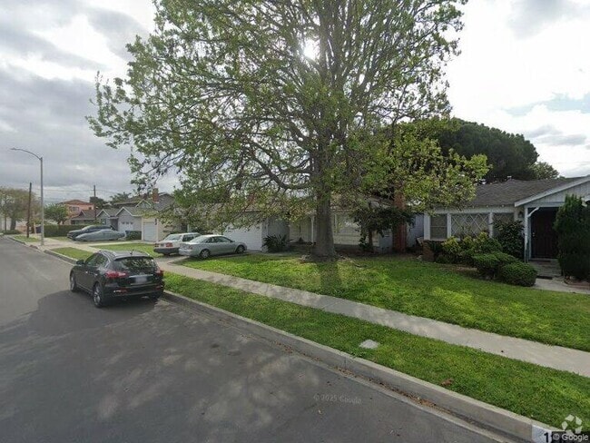 Building Photo - 12040 Alberta Dr Rental