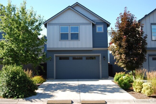 Building Photo - Great Suburban 3 Bed 2.5 Bath Home in Minn...