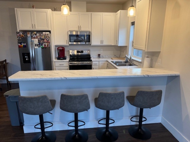 Island and Kitchen