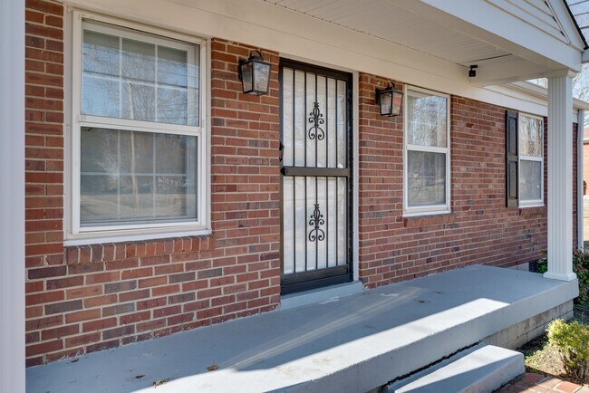 Photo - 534 Wanda Dr