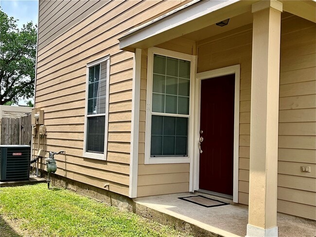 Photo - 16219 Sandy Path Ln