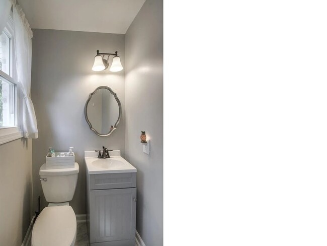 Photo - 444 Foothill Dr