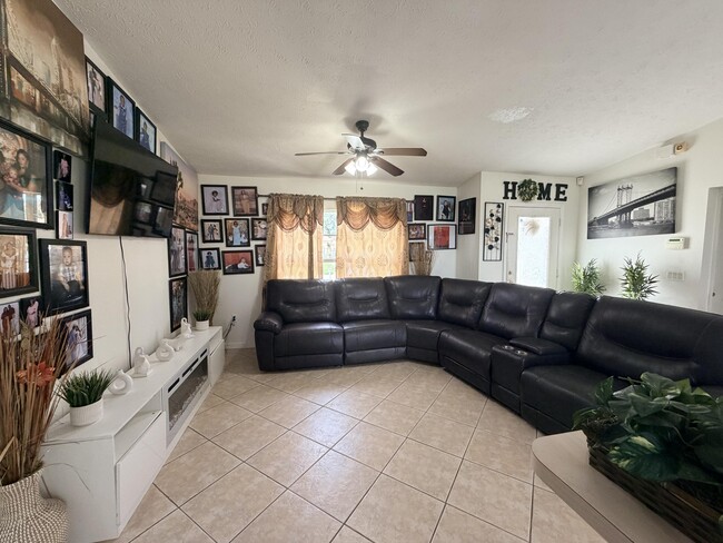 Photo - 1342 SW Wampler Ave