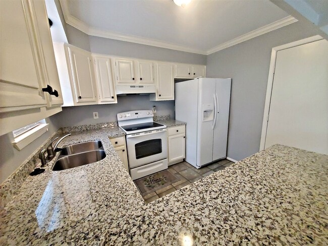 Photo - 11210 Monique Dr