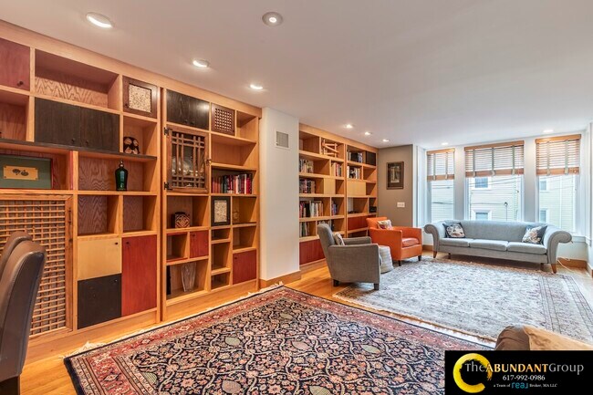 Photo - 54 Trowbridge St