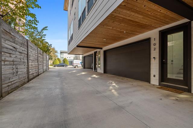 Photo - 2317 Moser Ave Unidad 102