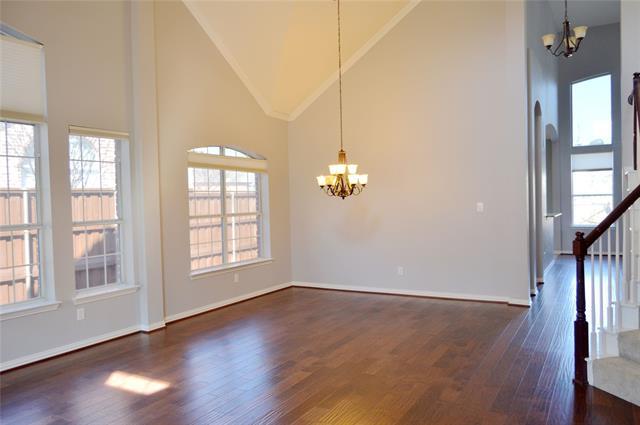 Photo - 2026 Midhurst Dr