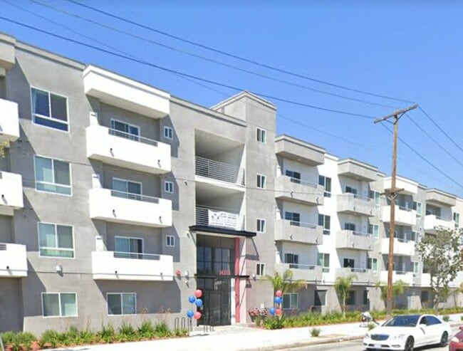 Building Photo - 14333 Roscoe Blvd Unit 212