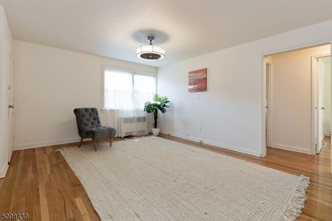 Photo - 364 Orange Rd